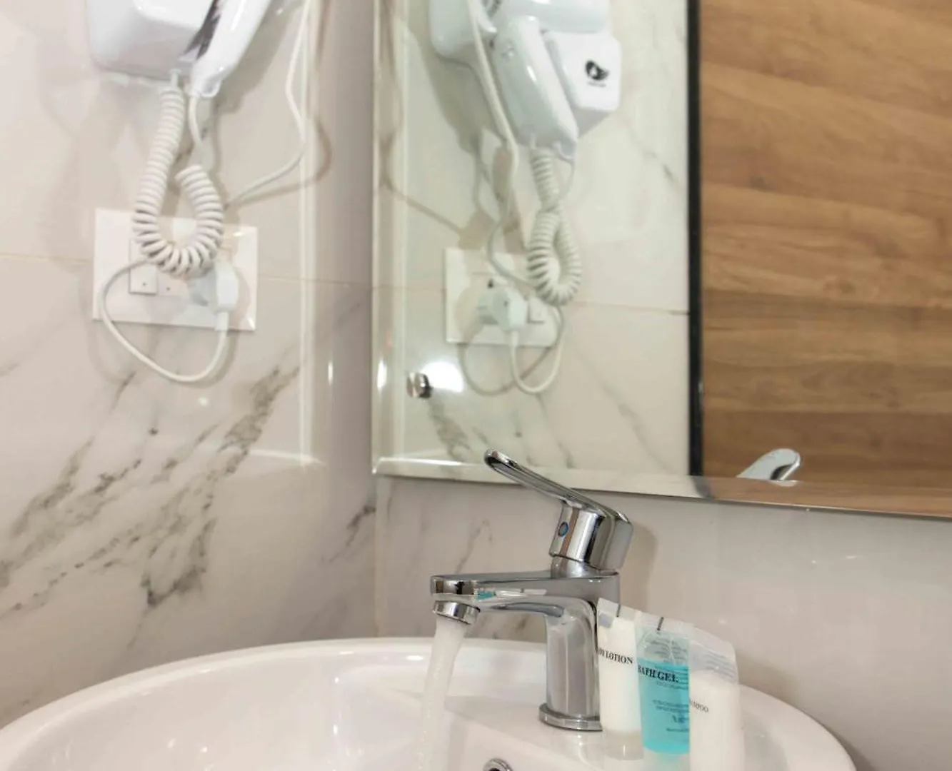 Shuvatara Suites & Spa, Thamel كاتماندو 4*,  نيبال